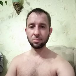 Sergiu, 35, 