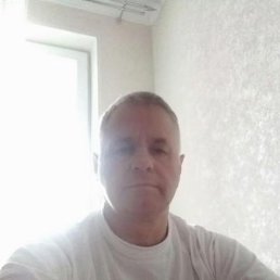 Igor, 56, 