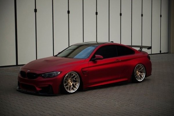 BMW M4 on air - 2