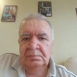 Artur, 60, 