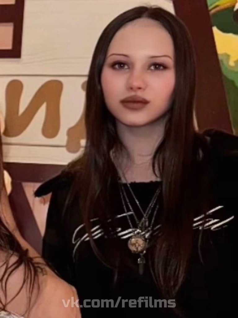 У старшей дочери Джигана и Оксаны Самойловой рассмотрели щетину на лбу.13-летняя Ариела выщипала ...