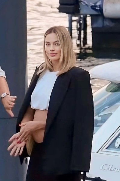 «Я РОДИЛА СЫНА» Марго Робби впервые стала мамой. 34-летняя актриса и её муж Том Акерли впервые стали ... - 4