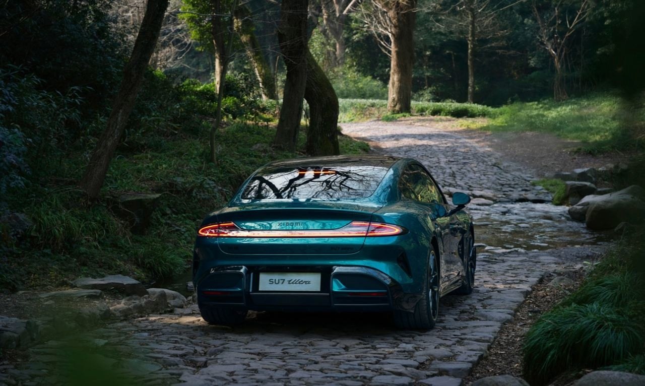 XIAOMI   SU7 ULTRA   1548 ..     Porsche  ... - 2