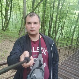 Виктор, 42, Луганск