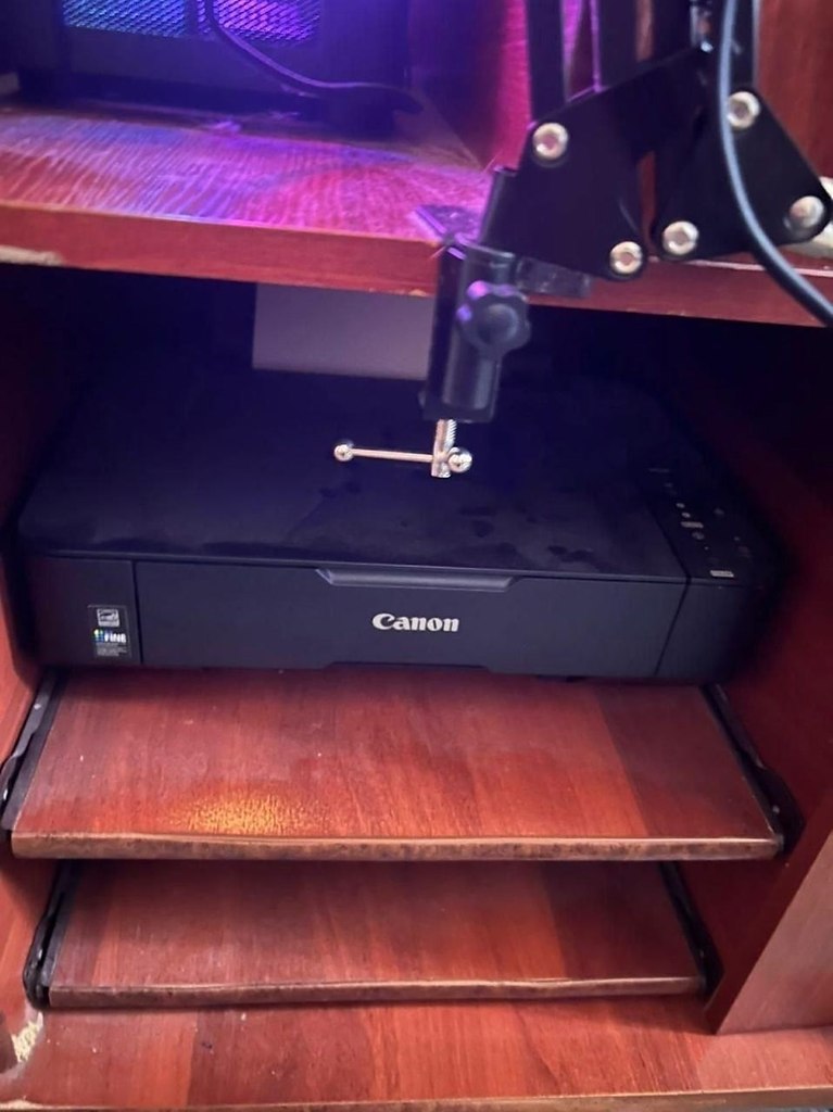 В Питере дед печатал деньги на принтере и расплачивался ими в магазине. Надёжная схема работала, ... - 3