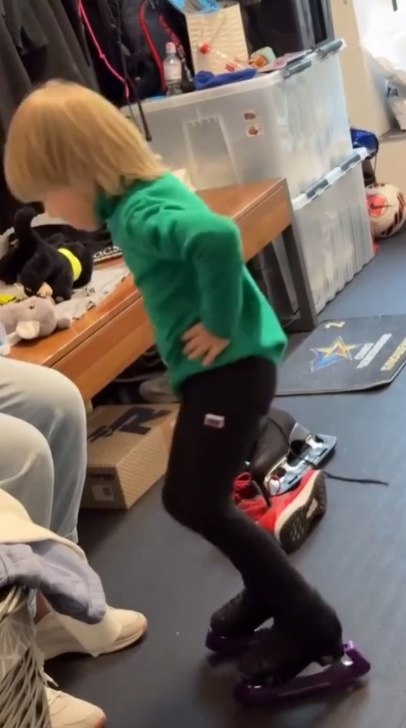 Смена Гномычу подрастает! Евгений Плющенко показал, как разминается его 4-летний сын. Младший ...