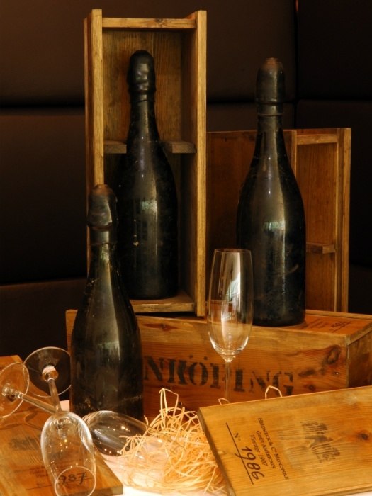  Heidsieck Monopole 1907 . : 25,000$.   90-    ...