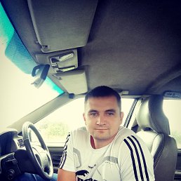 Artur, 33, 