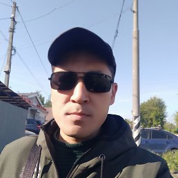 Oybek Abdumanopov, 32, 