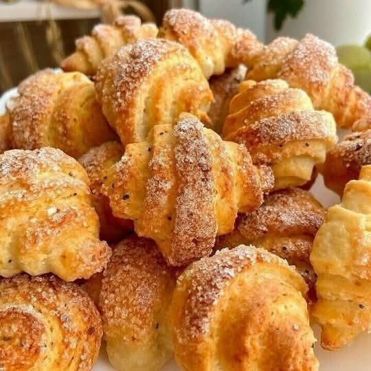 ГОТОВИМ ТВОРОЖНОЕ ПЕЧЕНЬЕ. ИНГРЕДИЕНТЫ * * Творог - 300 г * Масло или маргарин - 150 г * Мука - ...