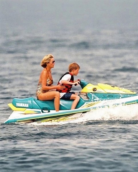 19 июля 1997 года принцесса Диана прибыла в Сен-Тропе, чтобы провести там свой последний отпуск. Она ... - 4