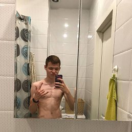 Valerii, 18, 