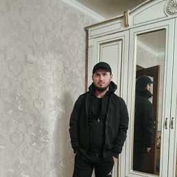 zurab, 32, 