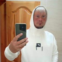 Denis, 42, 