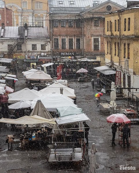 Другой Петербург: атмосфера Апраксина двора. Пётр Безухов / Fiesta