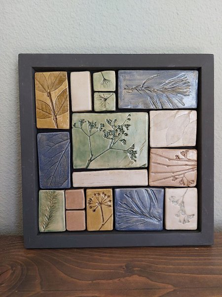 Мини-гербарий на керамике — когда природа становится декором. Каждый элемент в этом подносе — это ... - 2