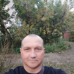 Михаил, 46, Киров