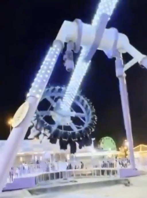 Страх детства №1: аттракцион «360 градусов» рухнул вместе с людьми в Саудовской Аравии. Местные СМИ ... - 2