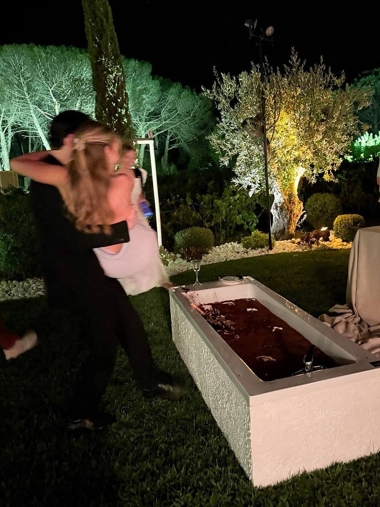 Павел Дуров подарил своей невесте на 25-й день рождения целую ванну с тирамису - 2