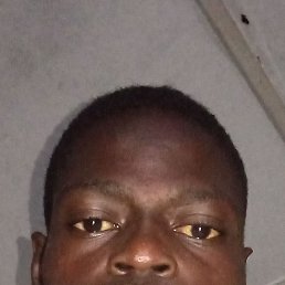 Tosin, 25, 