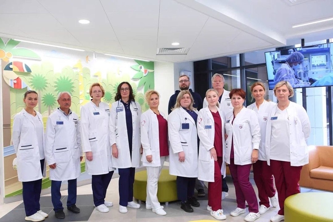 Праздничная программа ко Дню медицинского работника в Москве. Фасады медицинских учреждений украсят ...