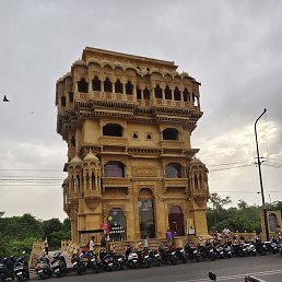Yuvraj Sarsiya, ����, 25 ���