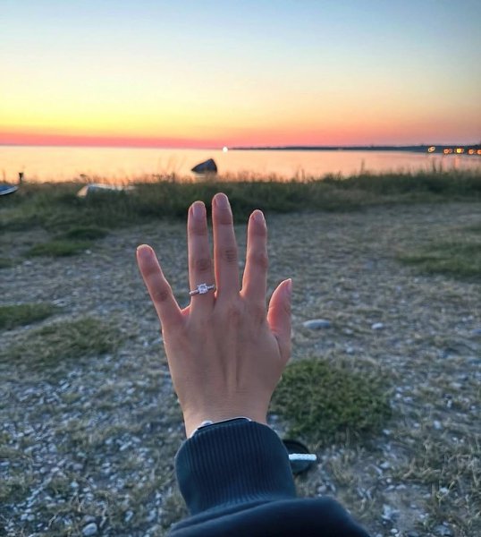 Она сказала «Да!».Йеспер Нелин сделал предложение своей девушке. - 3