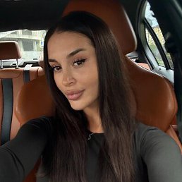Brunette, 32, 