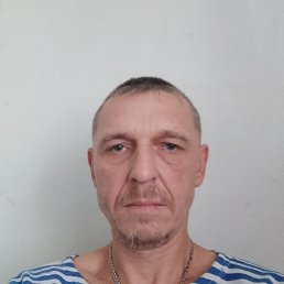 Pavel, 46, 