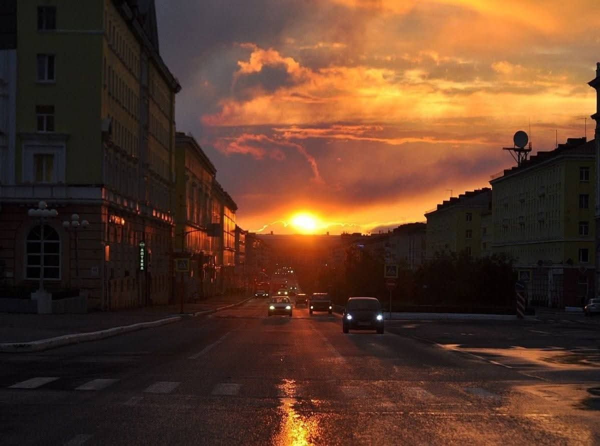 :) С 15 августа в Норильске начнутся сумеречные ночи.Время, когда солнце лишь частично скрывается за ...