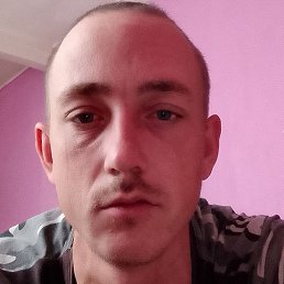 Иван, 28, Москаленки