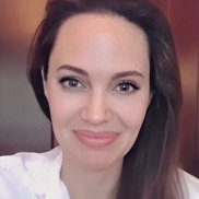 Angelina Jolie, 49 лет, Нью-Йорк Angelina Jolie, 49 лет, Нью-Йорк