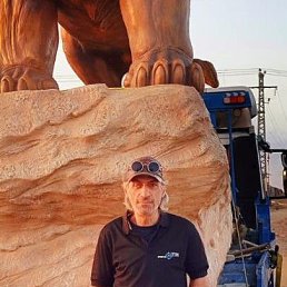 artur, 56, -