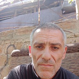 Arsen, 49, 