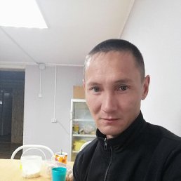 Rovik, 35, 