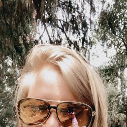 Lana, 41, 