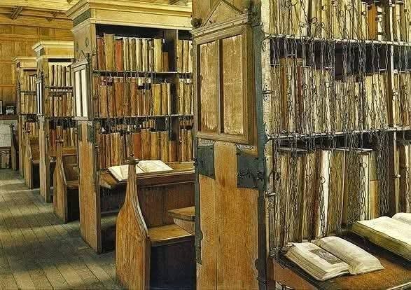 :) В Средние века книги были редкими сокровищами, которые кропотливо переписывались вручную - часто ...