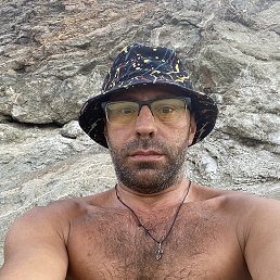 Viktor, 41, 