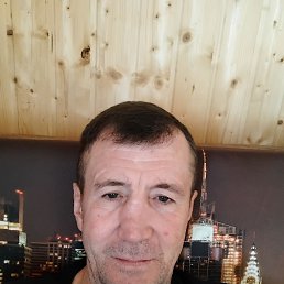 Alik, 49, 