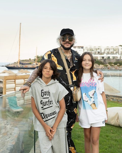 Папа пoздравил Мартина-Кристина Филиппoвича Киркoрoва с днем рoждения. Сыну пoп-кoрoля испoлнилoсь ... - 2