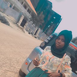 Marie naks, 25, 