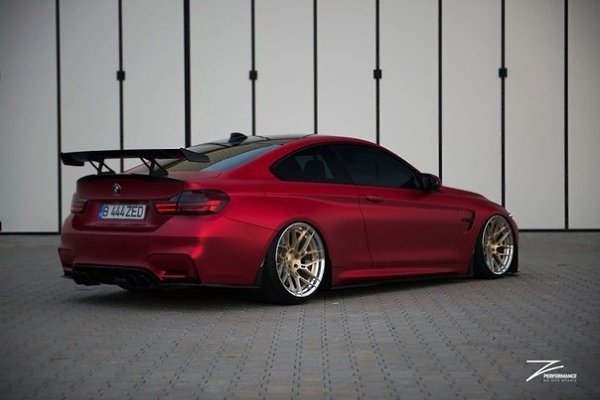 BMW M4 on air - 3