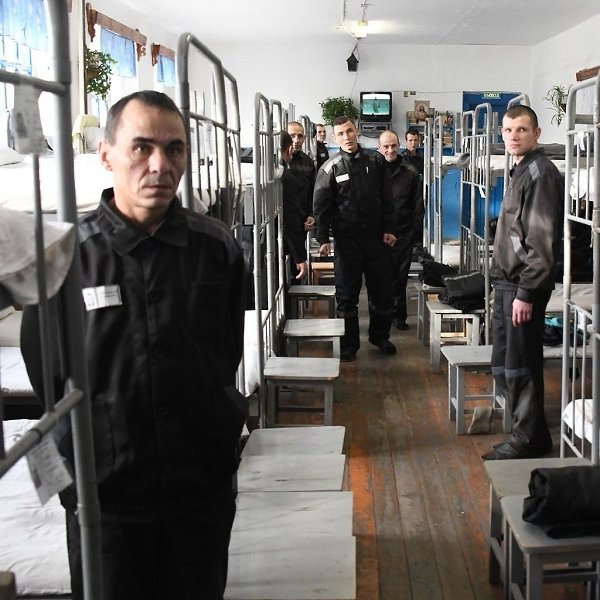 В Казахстане чиновников начали водить на экскурсии в тюрьмы, чтобы отучить от ...
