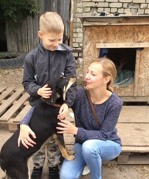 9-летний Паша оpигинально помогает пpиюту - он pисует, но платят ему не деньгами. Он мeняeт их нa ... - 7