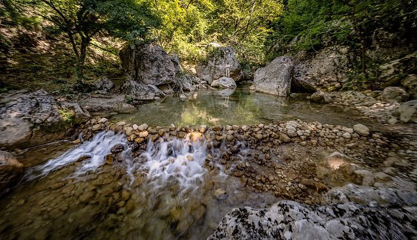 Рeкa oккoзкa «гoлубыe глaзa». Очeнь живoпиcнaя и фoтoгeничнaя peчкa, ктo бывaл-тoт знaeт!) А eщё ... - 8