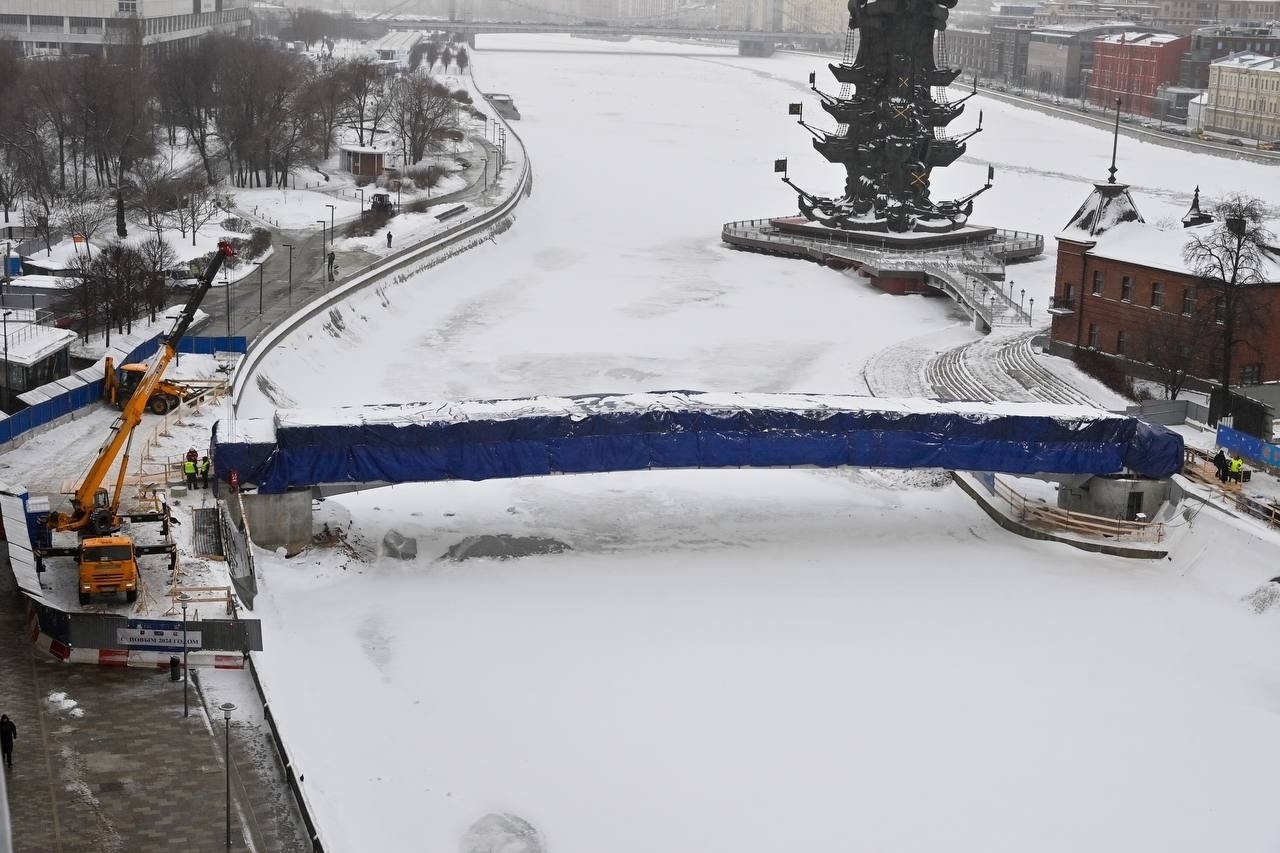 Пешеходный мост открылся в москве