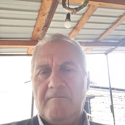Tamaz, 59, 