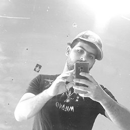 Ilyass, 26, 
