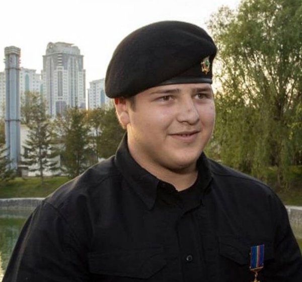 Адам Кадыров был удостоен новой награды. Сын главы Чеченской Республики получил нагрудный знак ОМОН ... - 3