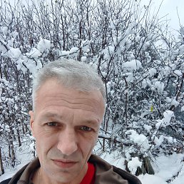 Vasiliy, 44, 